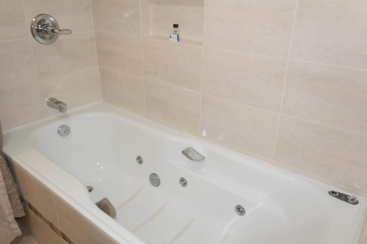 Hotel Novalux Амбато Екстериор снимка