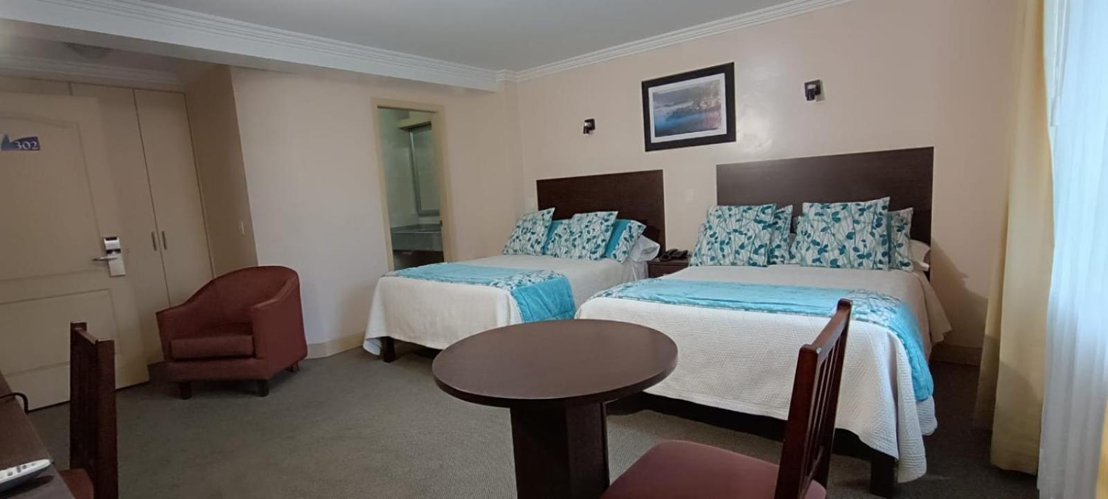 Hotel Novalux Амбато Екстериор снимка